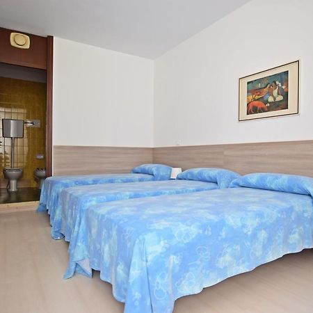 Condominio Luna 1 Линяно Сабиадоро Екстериор снимка