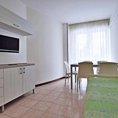 Condominio Luna 1 Линяно Сабиадоро Екстериор снимка