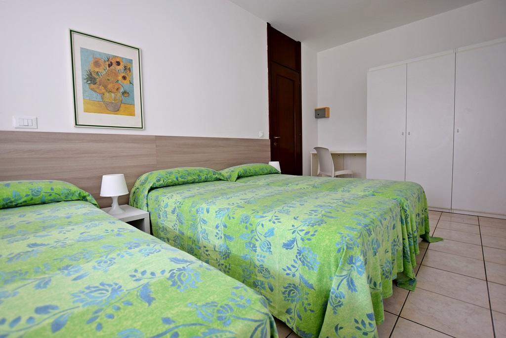 Condominio Luna 1 Линяно Сабиадоро Екстериор снимка