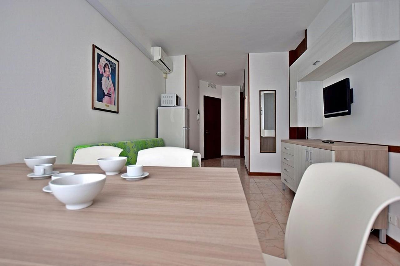 Condominio Luna 1 Линяно Сабиадоро Екстериор снимка