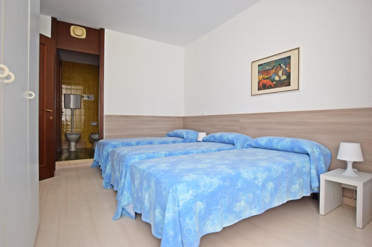 Condominio Luna 1 Линяно Сабиадоро Екстериор снимка